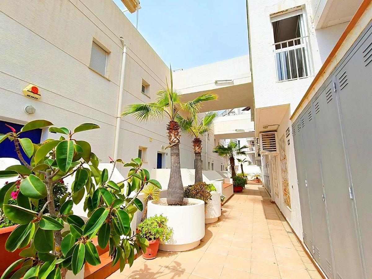 Stunning Two Level Apartment In Benidorm Villa Marina Exterior photo